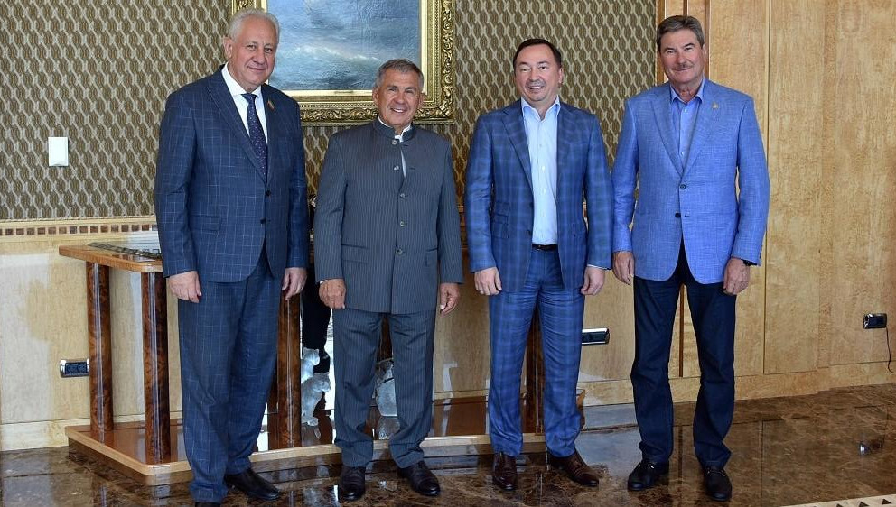 Стороны обсудили вопросы о модернизации Казанского авиационного завода и темпы технического перевооружения предприятия.