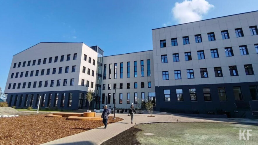 Школа стала лицеем.