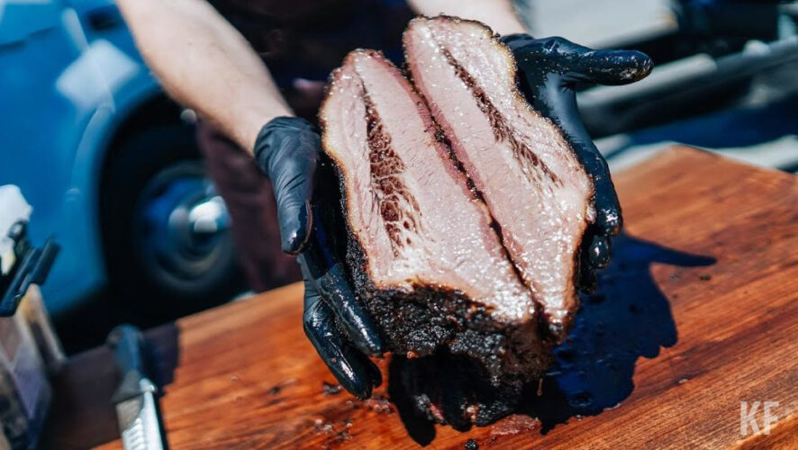 15 ресторанов и кафе города будут готовить мясо