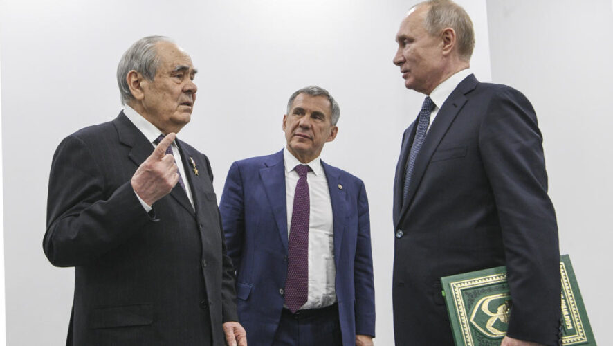 Президент России завершил визит в Татарстан.