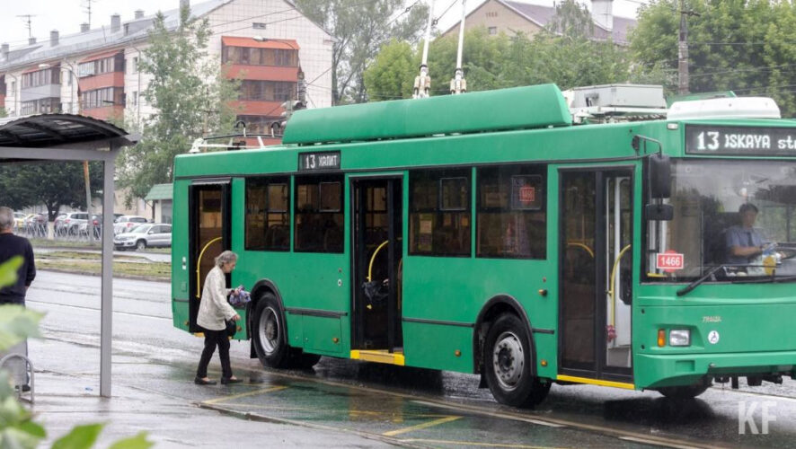 Движение было приостановлено из-за&nbsp;повреждения контактной сети на пересечении улиц Тукая - Татарстан.