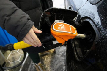 Средняя цена литра топлива составляла 47
