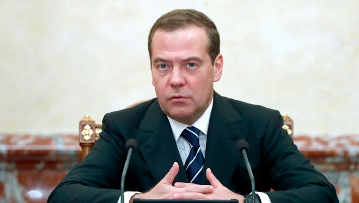 Бывший премьер-министр России будет получать на новой должности 618