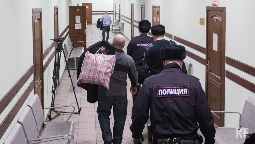 Его подозревают в серии преступлений.