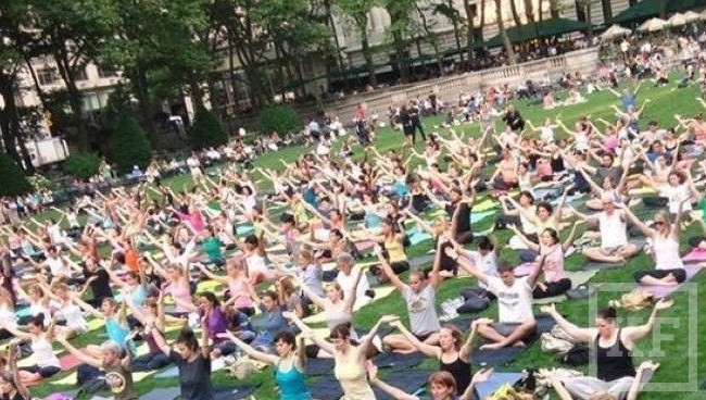 Сегодня в 12:00  в Парке Ленинский садик пройдет открытое занятие в формате классов всех ведущих и новых направлений йоги