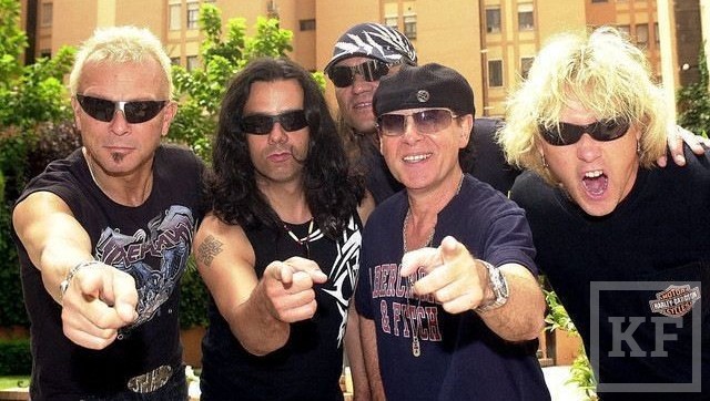 Лидер немецкой рок-группы Scorpions Клаус Майне исполнил по телефону песню для болеющего раком Алексея Аничкина