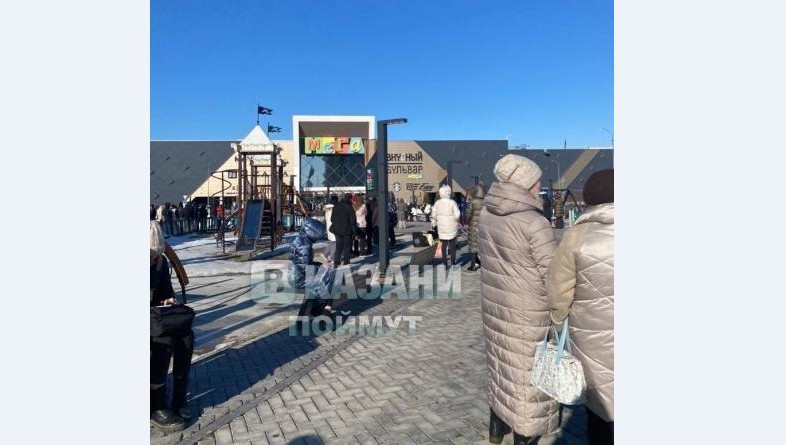 Сейчас на месте работают&nbsp;кинологи с собаками.