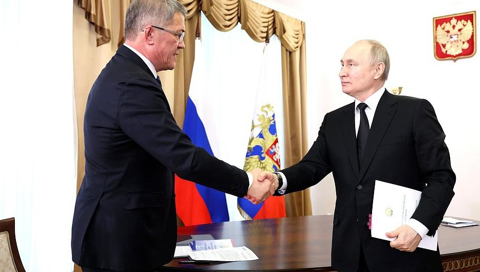 Президент России встретился с главой Башкирии Радием Хабировым.