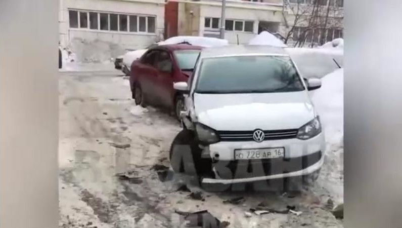 Очевидцы сняли последствия ДТП на видео и выложили в соцсети.