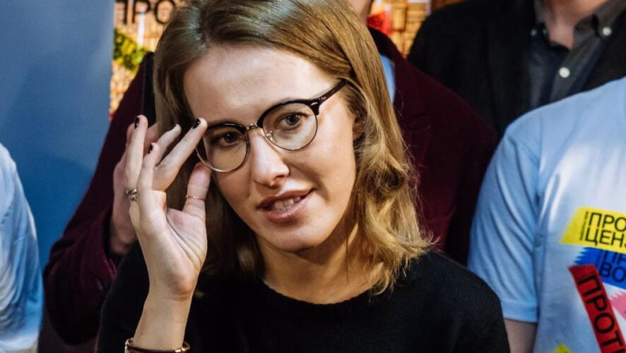 Петербургский бизнесмен остался недовольным одним из выпусков Ксении и настаивает на публичном извинении ведущей.