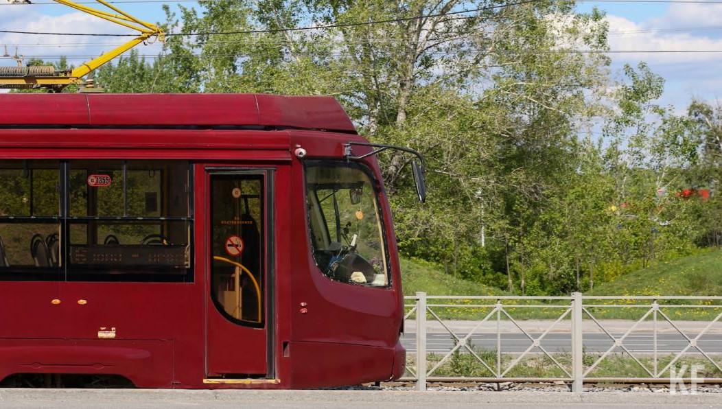 Причиной схода стал износ пути.