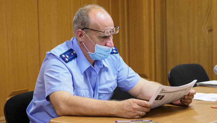 Причина смерти юриста не уточняется.