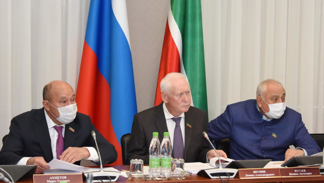 Парламентарии на заседании профильного комитета обсудили итоги исполнения республиканского бюджета за первое полугодие. Кроме того