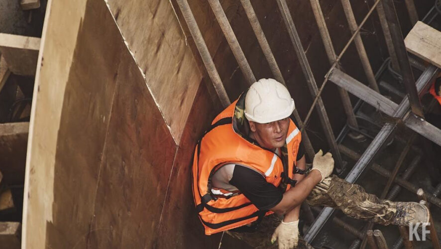 Причиной дефицита