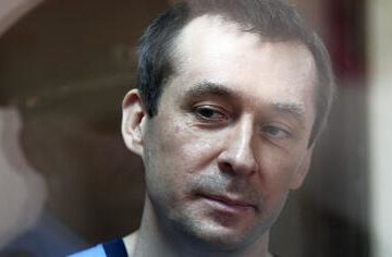 Мосгорсуд смягчил приговор бывшему полковнику антикоррупционного главка МВД Дмитрию Захарченко.