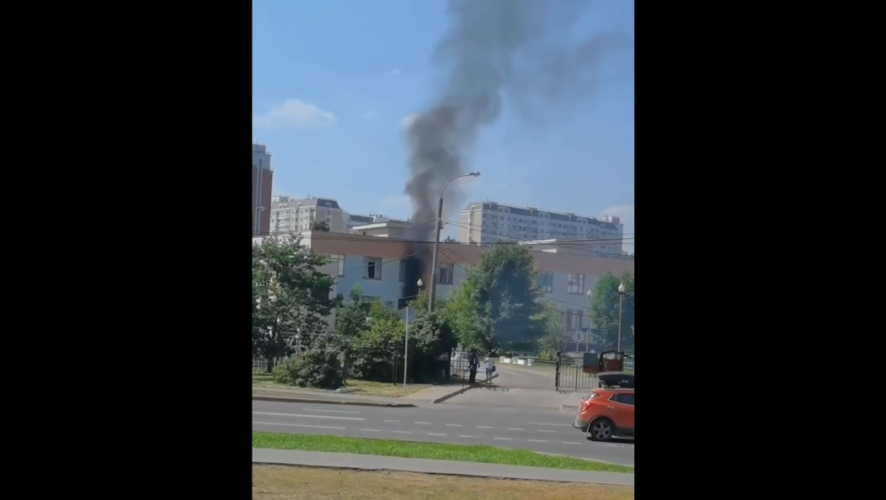 Из здания эвакуировали около 80 человек