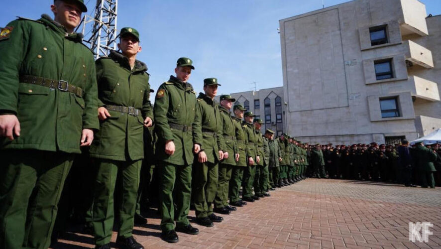 Военнослужащие и члены их семей имеют право на обеспечение специализированно жилого помещения.