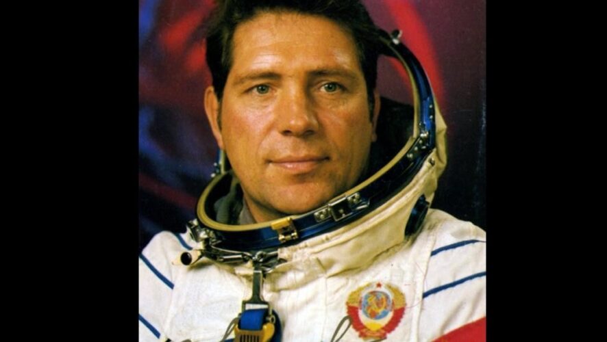 Свои соболезнования родным и близким Ляхова выразили летчики-космонавты СССР и России.