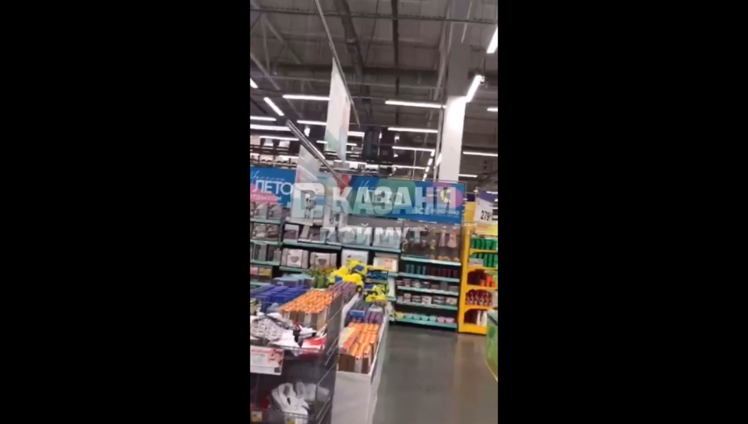 О комичном инциденте в магазине рассказал один из покупателей.