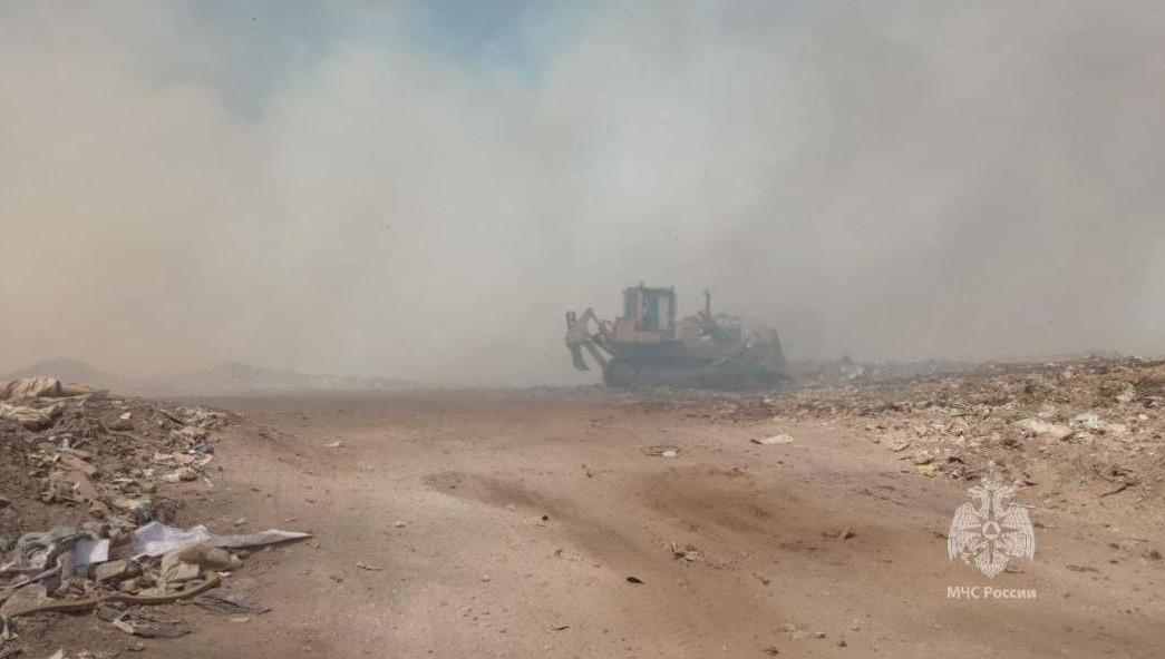 На тушении возгорания тогда задействовали десятки людей.