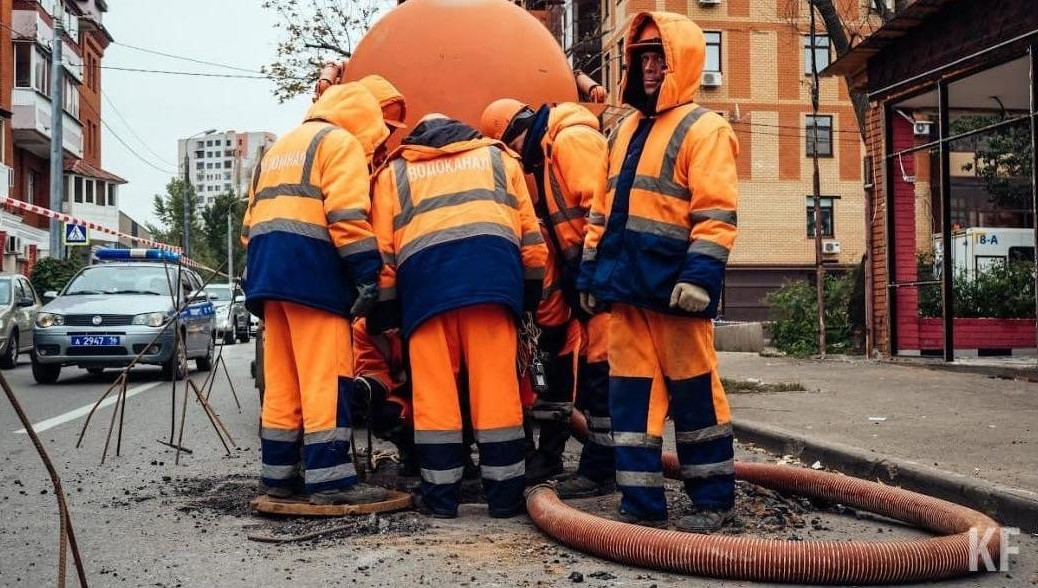 За год северный коллектор в столице Татарстана выходил из строя 25 раз. Последняя авария случилась неделю назад. Вместе с коллектором лопается и инвестпрограмма казанского «Водоканала». Нужны дополнительные средства