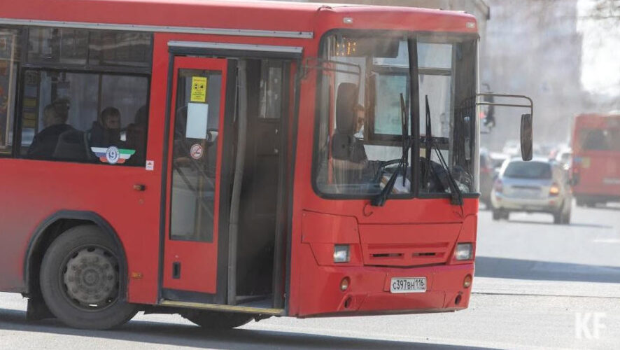 Ежедневно автобус расходует тонны дизеля для перевозки пассажиров.