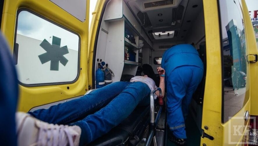 Окровавленную 53-летнюю жительницу Набережных Челнов доставили в местную больницу скорой медпомощи. Выяснилось