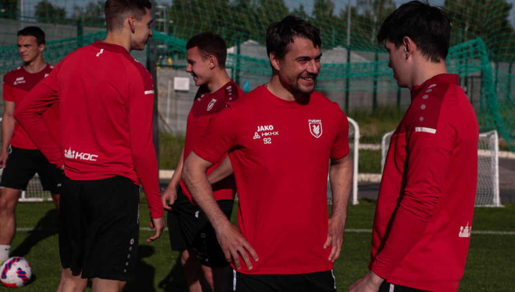 Всего в списке 33 футболиста.