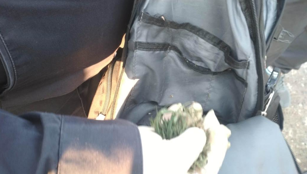 Задержали еще одну местную жительницу с запрещенным веществом.