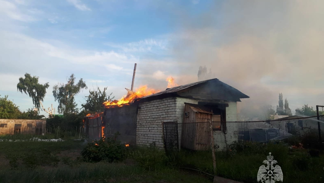 Площадь возгорания составила 12 кв.метров.