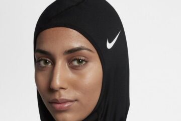 Первый в мире спортивный хиджаб Pro Hijab выпустила в продажу компания Nike. Приобрести новинку уже можно на официальном сайте производителя.