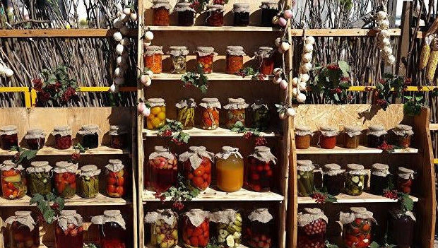 Из-за высокого содержания в составе домашних заготовок соли