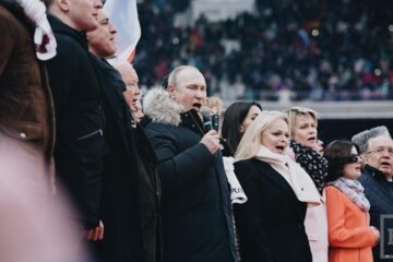Президент России выступил на митинге в «Лужниках»