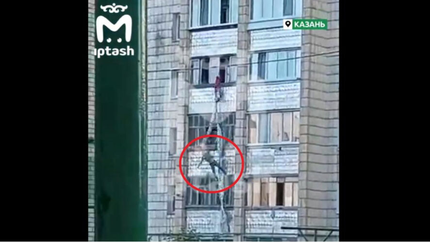 Что стало причиной такого поступка - неизвестно.