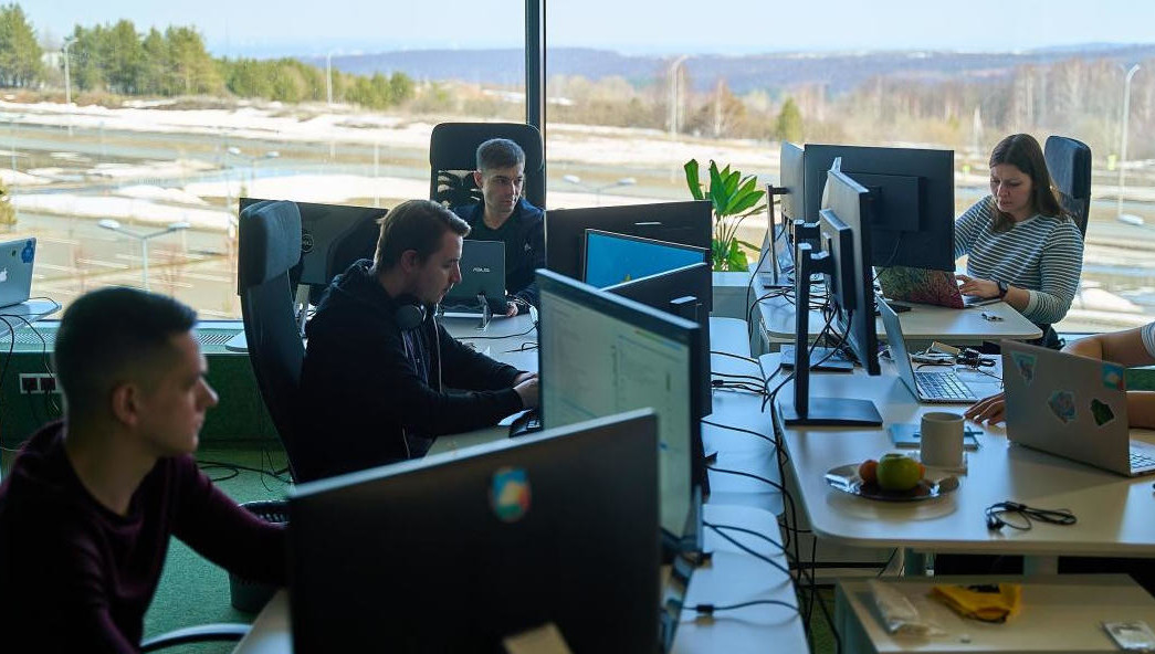 На это могло повлиять снятие ограничений по COVID-19 и уход с рынка ряда брендов и приход на их место новых компаний.