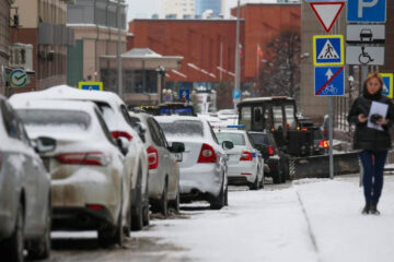 Автомобиль в России снова стал роскошью