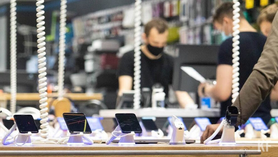 Ретейлер продает два магазина в разных районах города.