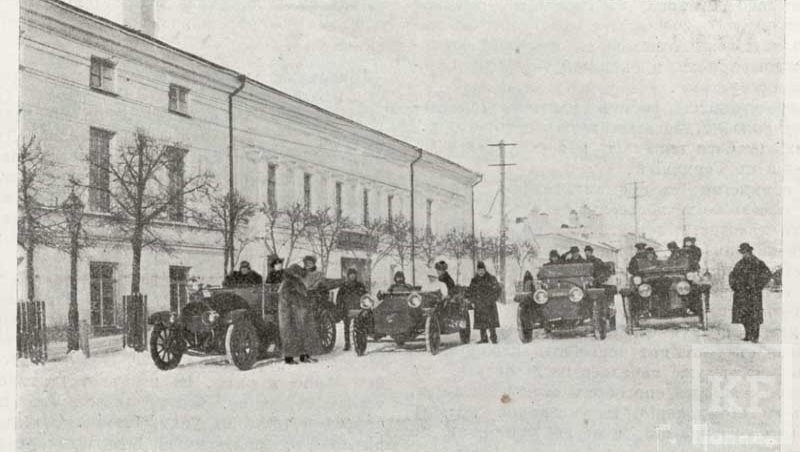 В Казани в середине января 1914 года прошел первый автомобильный пробег по зимним грунтовым дорогам