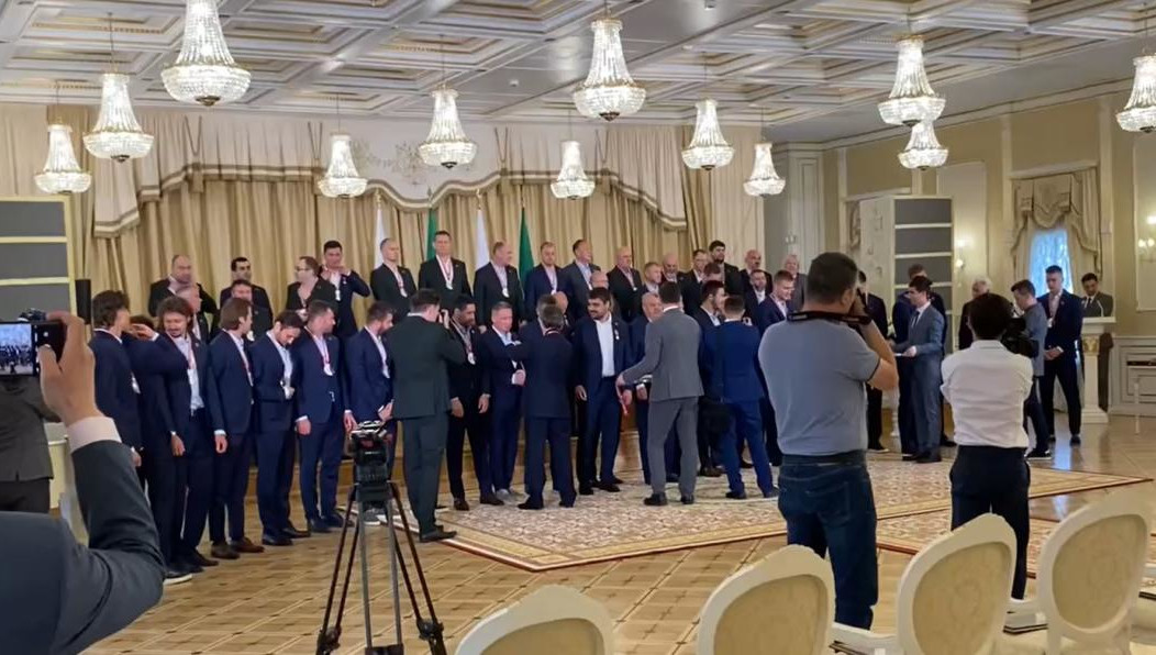 Лидер республики поблагодарил тренера Зинэтулу Билялетдинова.