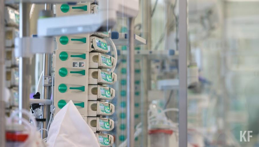 Трое из пациентов сейчас находятся в крайне тяжёлом состоянии.