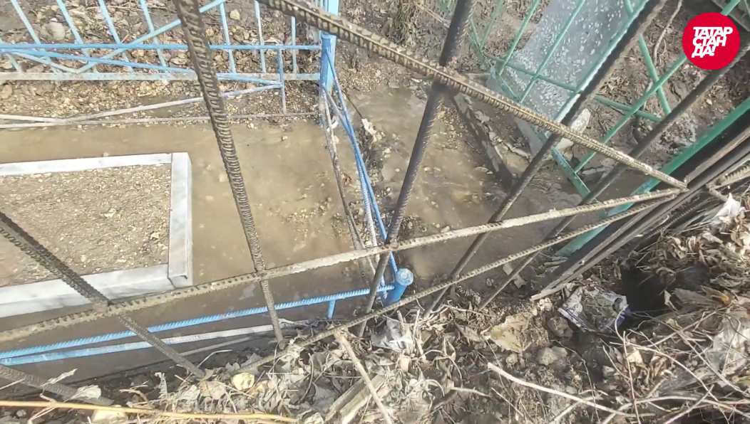 Захоронения сильно размыло