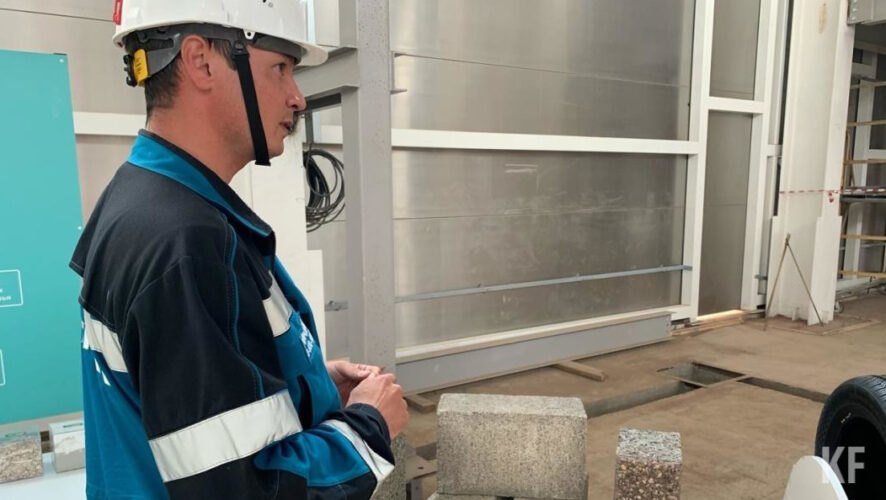 Из растения получается выгодный строительный материал.