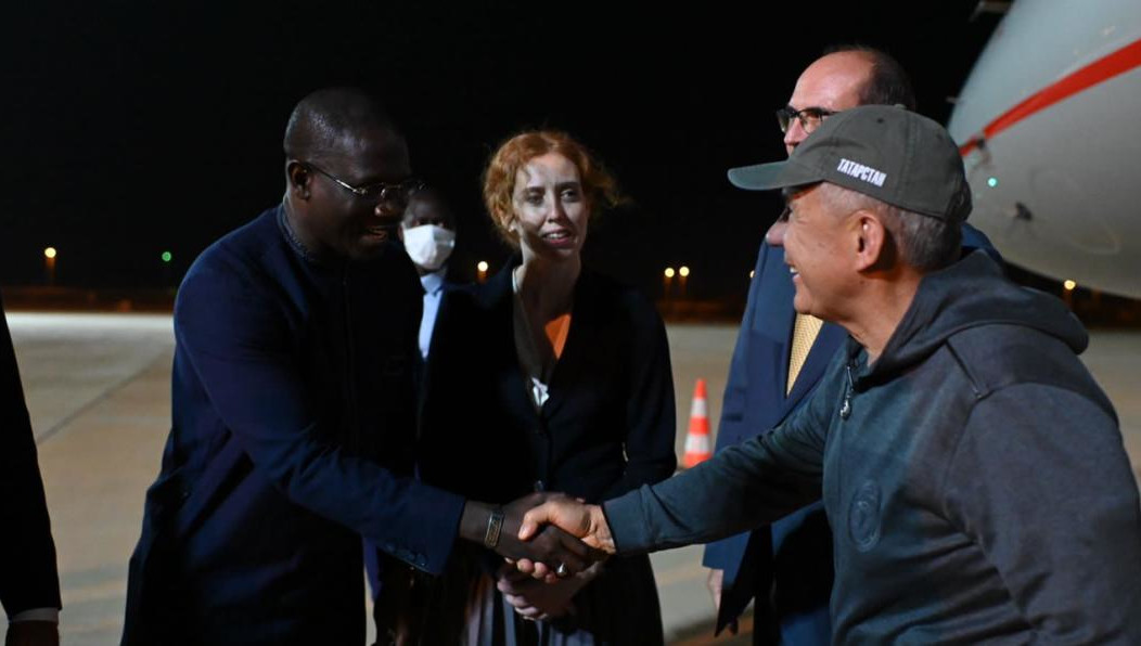 В международном аэропорту президента Татарстана встретил Госсекретарь по делам сенегальцев за рубежом Моиз Диар Дьеган САРР.