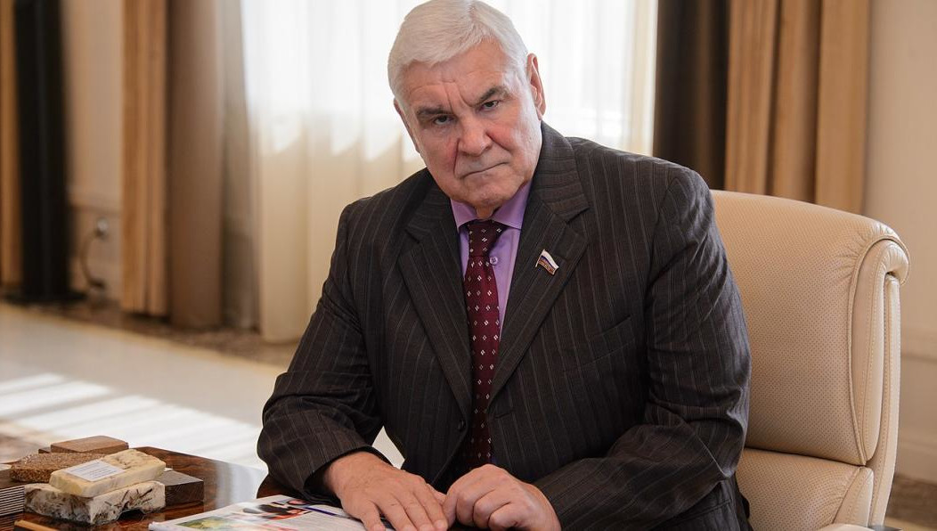 Ему было 72 года.