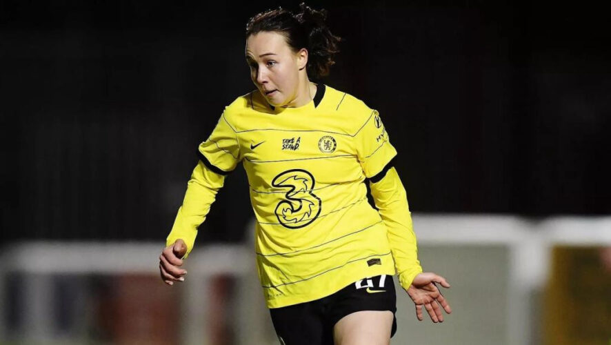 Впервые маленькая девочка из татарского села в Азнакаевском районе пришла на тренировку со старшим братом и ей так понравилось играть