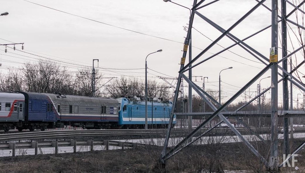 Комплекс находится между жилыми микрорайонами Займище и Новое Юдино.
