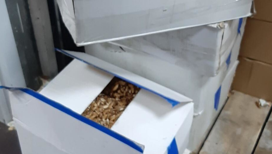 У владельца изъяли товар стоимостью 923 тысячи рублей.