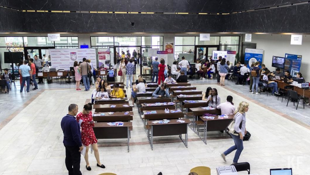 По приказу от 2 ноября учебным заведениям можно продолжить обучение как на дистанте