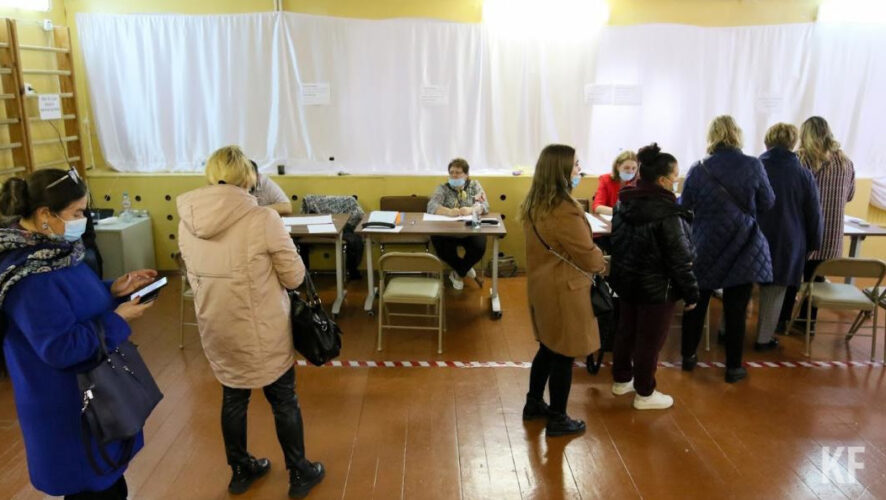 Также нельзя публиковать результаты опросов общественного мнения и прогнозы итогов выборов в Госдуму.