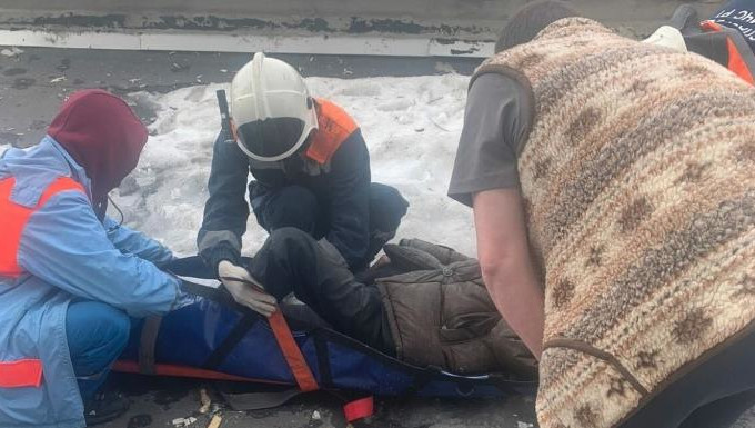 Его госпитализировали.